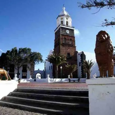 Pola Marinas Плайя-Бланка