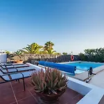 Pola Marinas Playa B Villa