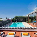 Pola Marinas Playa B Villa *
