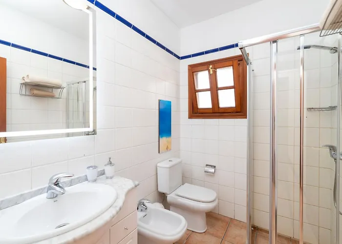 Pola Marinas فيلة *