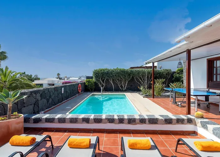 Pola Marinas فيلة *