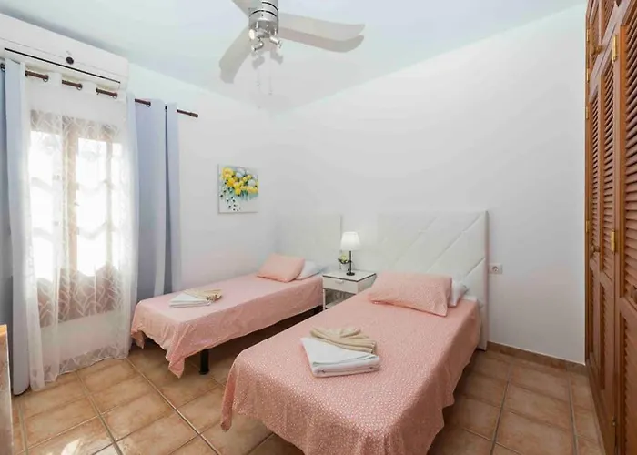 Pola Marinas Playa Blanca (Lanzarote)