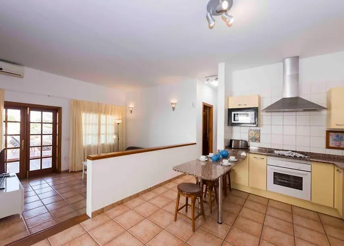 Pola Marinas Playa Blanca (Lanzarote)